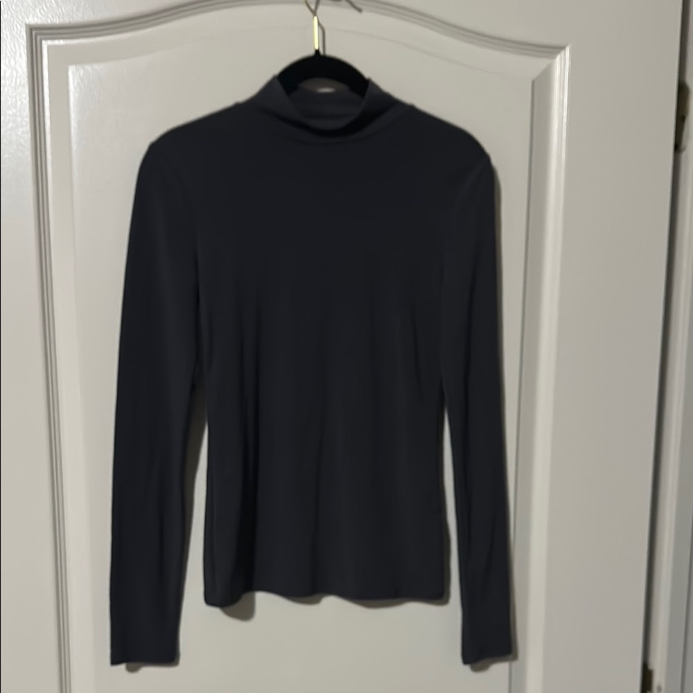Women's Black Long Sleeve Top